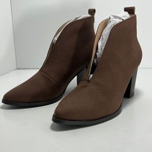 Journee Collection Bellamy Brown Heeled Booties size 5.5